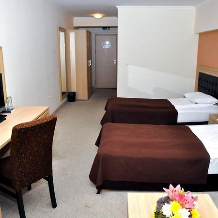 Olymp Hotel Teteven Bagian luar foto