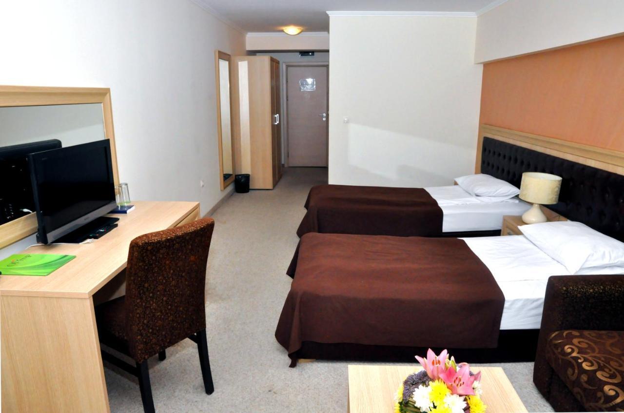 Olymp Hotel Teteven Bagian luar foto